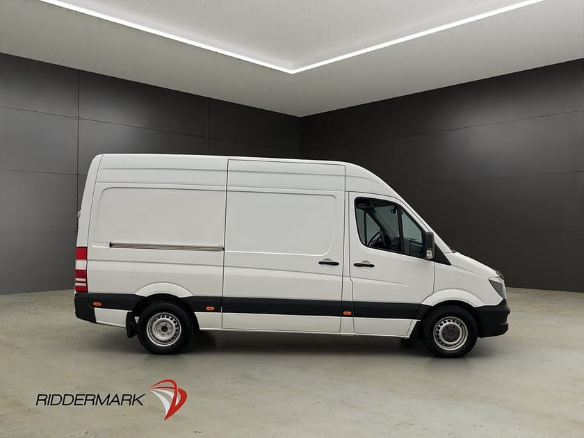Bild 2 av Mercedes-Benz Sprinter 316 BlueTEC Skåpbil L2H2 Värmare 3-Sits Farthållare