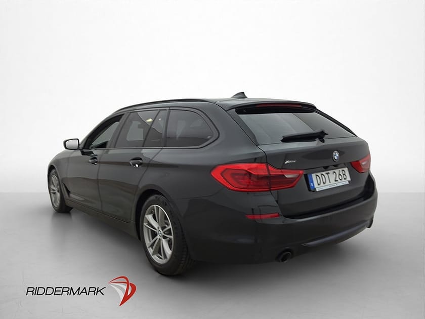 Bild 3 av BMW 520d xDrive Touring 190hk Sport line Pano Kamera HiFi Cockpit