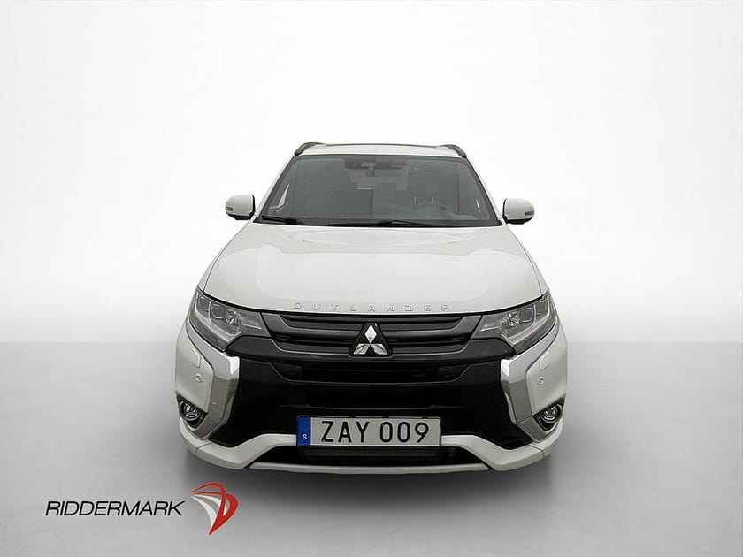 Bild 2 av Mitsubishi Outlander PHEV AWD Edt 100 T-Lucka 360° Skinn