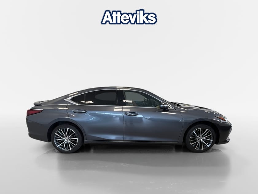 Bild 2 av Lexus ES 300h h  2.5 E-CVT 218hk Limited *Läder/Backkamera/Keyle