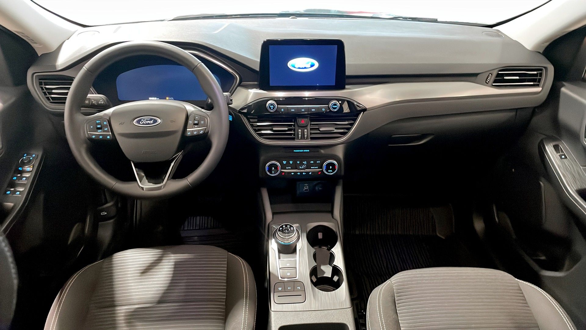 Ford Kuga Plug-In Hybrid E-CVT 225hk Nav 2024, bild 4/10