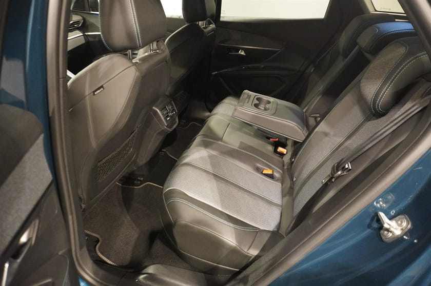 Bild 5 av Peugeot 3008 HYBRID4 300 Allure AWD Drag Kamera
