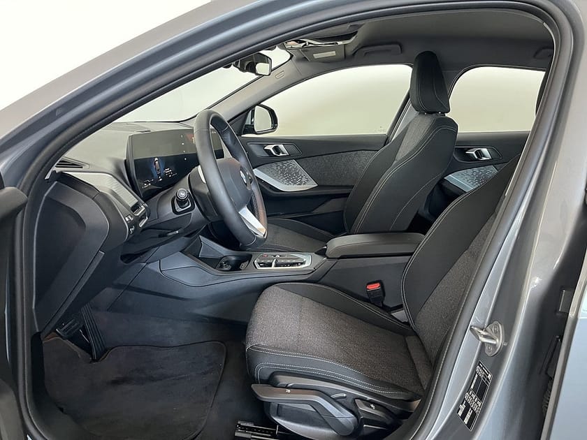 Bild 5 av BMW 120 Automat Rattvärme Backkamera 17" Drive/Park Assist