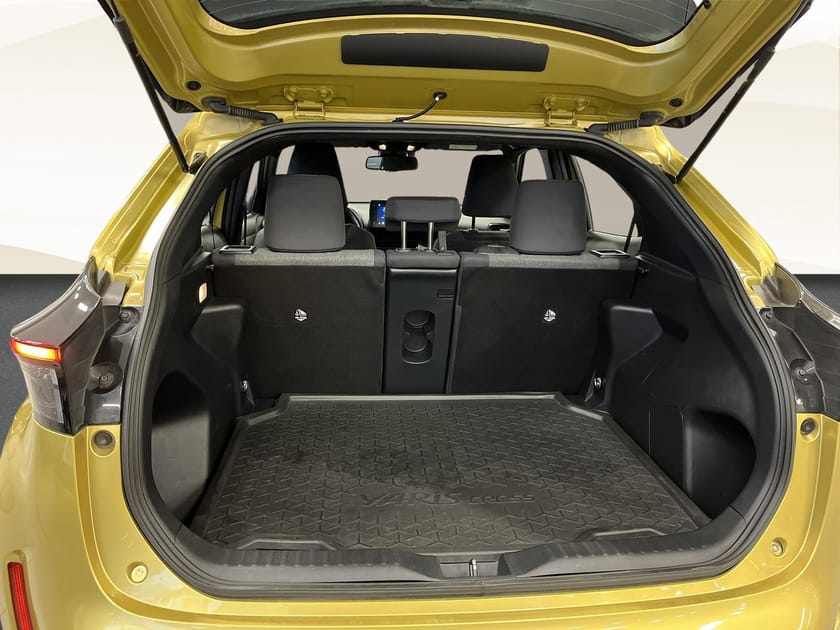 Bild 5 av Toyota Yaris Cross Hybrid AWD-i 1.5 Active Plus Drag Sommar/Vinterhjul