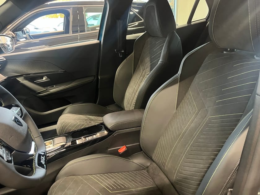 Bild 5 av Peugeot 2008 GT PureTech 130hk *Backkamera/Navi/SE SPEC*