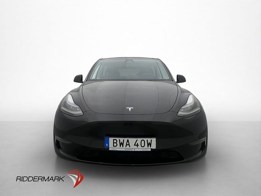Bild 3 av Tesla Model Y Long Range AWD Svensksåld Autopilot Panorama