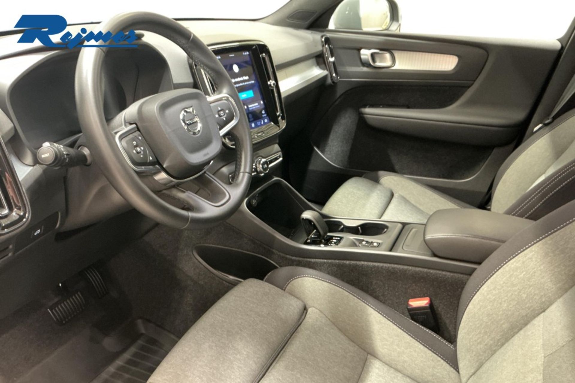 Volvo XC40 B3 FWD Bensin Core 2025, bild 6/10