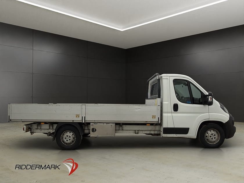 Bild 2 av Peugeot Boxer Chassi Cab FLAKBIL 163hk Ny-Kamrem Värmare 3-Sits MOMS
