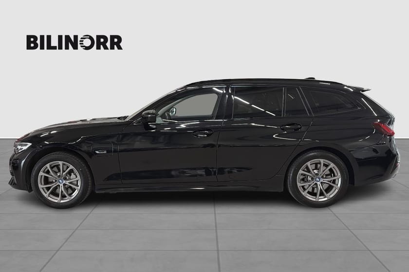 Bild 2 av BMW 330e xDrive Touring Sport line, Vhjul