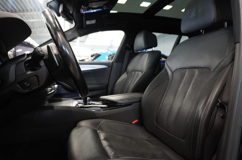 Bild 3 av BMW 530i xDrive Touring M-Sport Pro Komfortstol HUD Pano 20 Moms