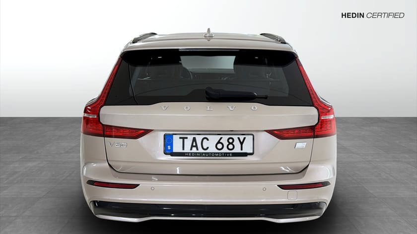 Bild 5 av Volvo V60 Recharge T6 AWD 399hp Plus Dark I Orrefors