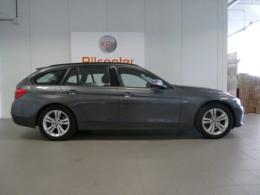 Bild 5 av BMW 318d xDrive Touring Sport line Drag-Navigator-PDC-SoV