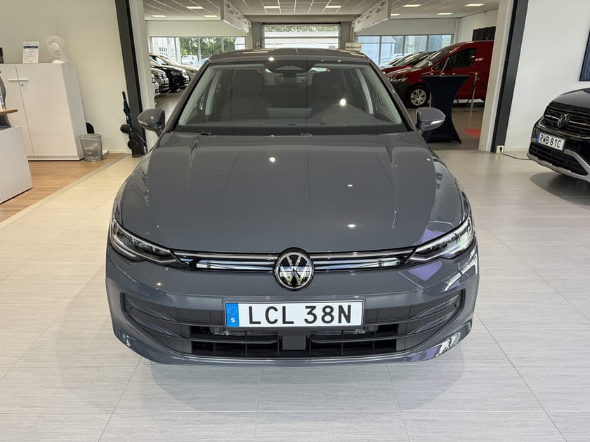 Bild 2 av Volkswagen Golf Life Edition 1.5 eTSI 150hk DSG7