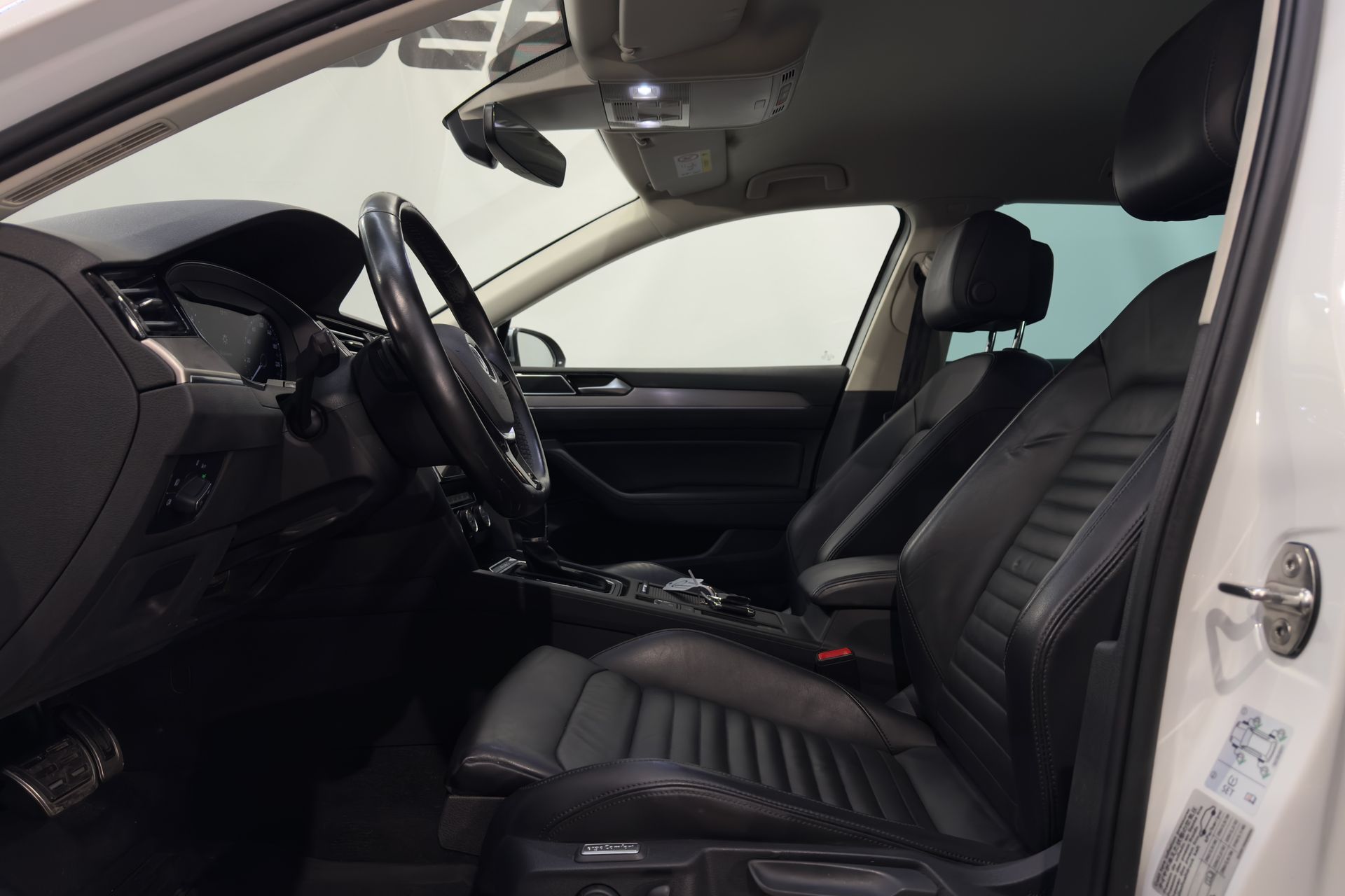 Volkswagen Passat 2019, bild 7/10
