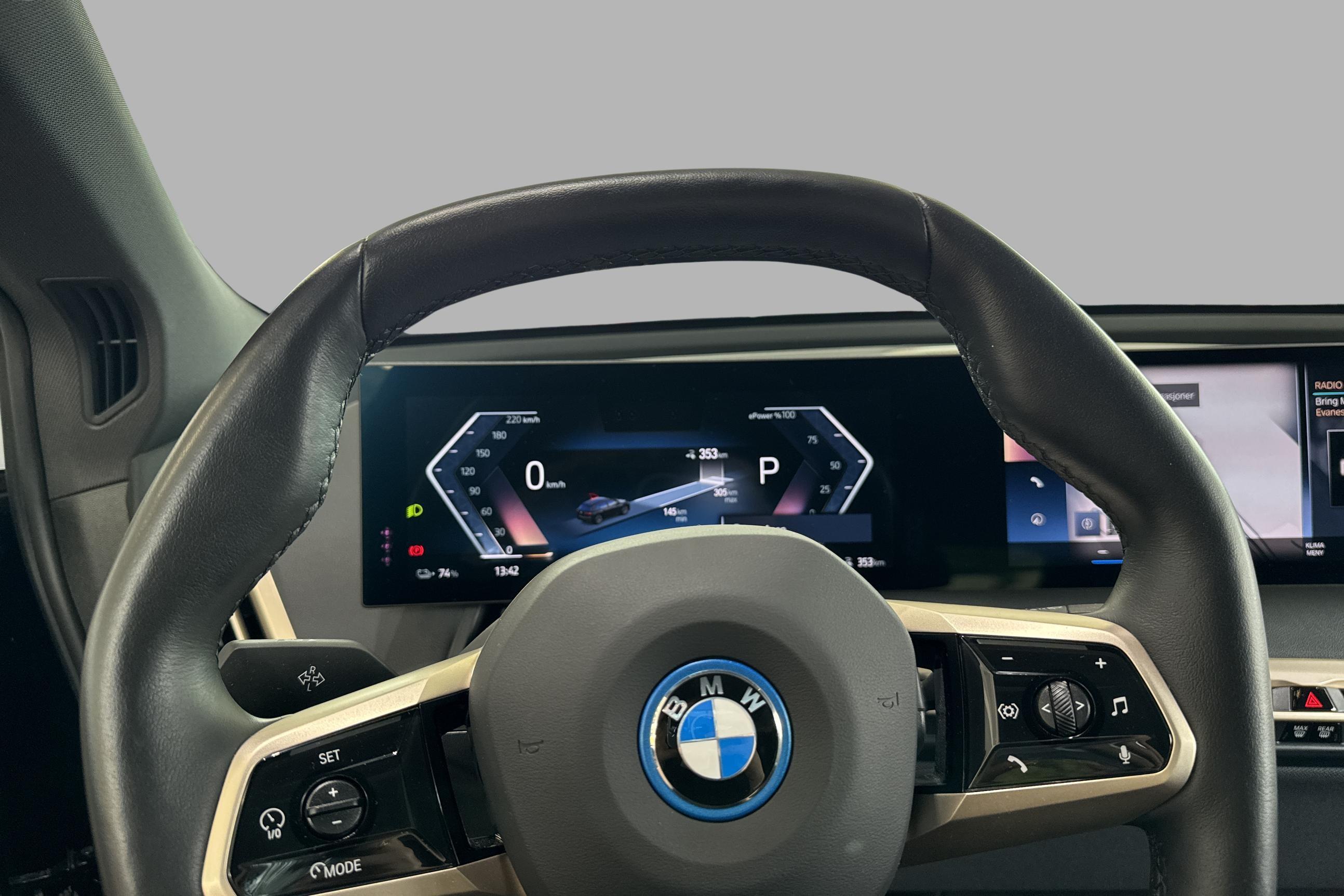 BMW iX xDrive40, 326hk, 2023