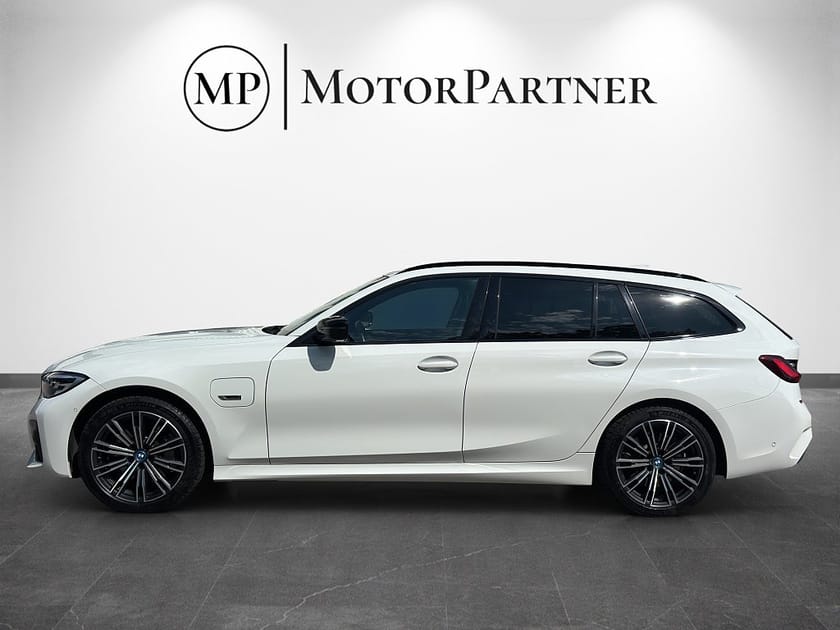 Bild 4 av BMW 330e xDrive Touring M Sport H/K Dragkrok Kamera