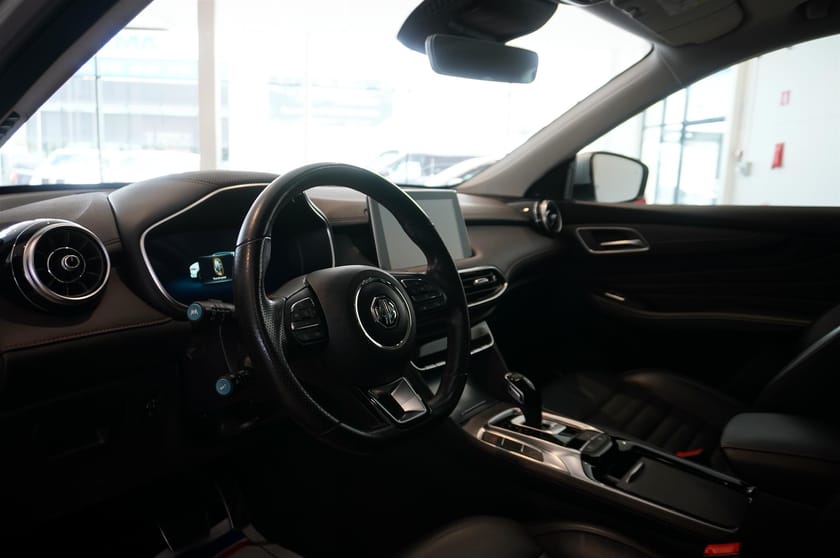Bild 2 av MG EHS PHEV 1.5T Luxury 258hk
