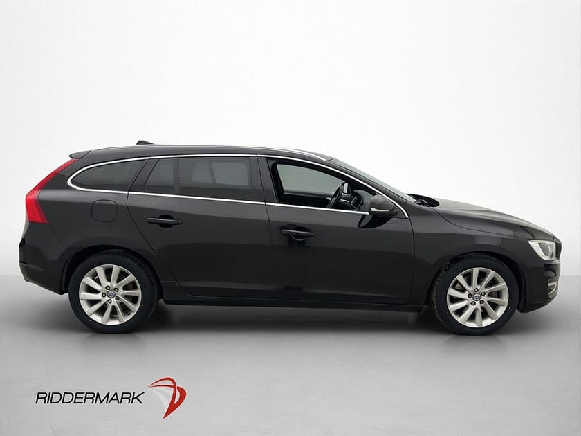 Bild 3 av Volvo V60 D4 AWD 181hk Summum Värm VoC Skinn Drag