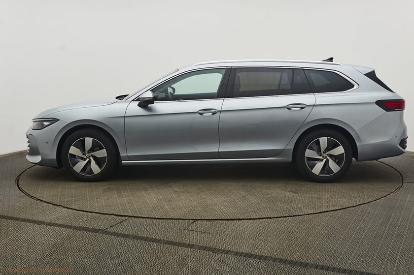 Bild 5 av Volkswagen Passat Sportscombi Mildhybrid eTSI Drag|Värmare|Vinterdäck