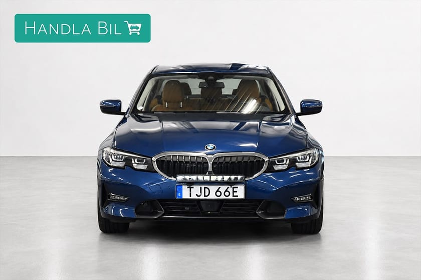 Bild 2 av BMW 330i xDrive Sedan Sport Line Drag AdaptivF B-Värm Skinn 258hk