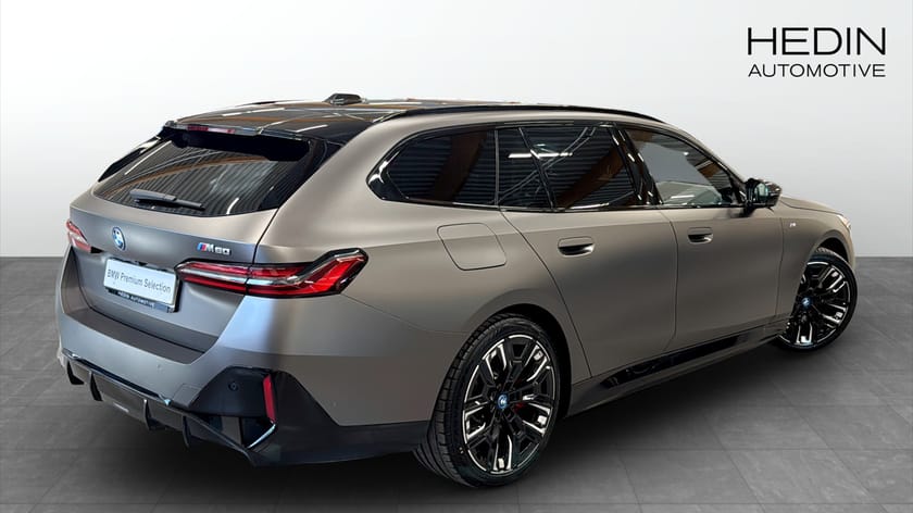 Bild 2 av BMW i5 M60 xDrive Touring M Sport Pro Bowers/Wilkins Kolfiberpaket SE SPEC*