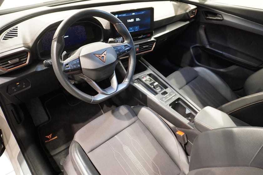 Bild 4 av CUPRA Formentor e-Hybrid 1.4 DSG Kamera LED Drag