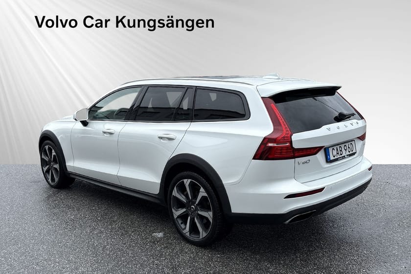 Bild 4 av Volvo V60 Cross Country B4 AWD Diesel Adv Edt DRAG/PANO/360/HARMAN