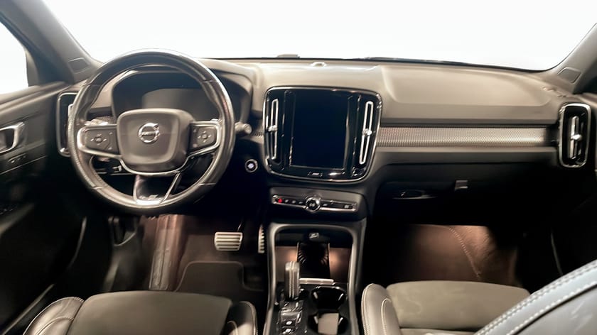 Bild 4 av Volvo XC40 T4 AWD R-Design Lounge pkt Teknik pkt Dragkrok