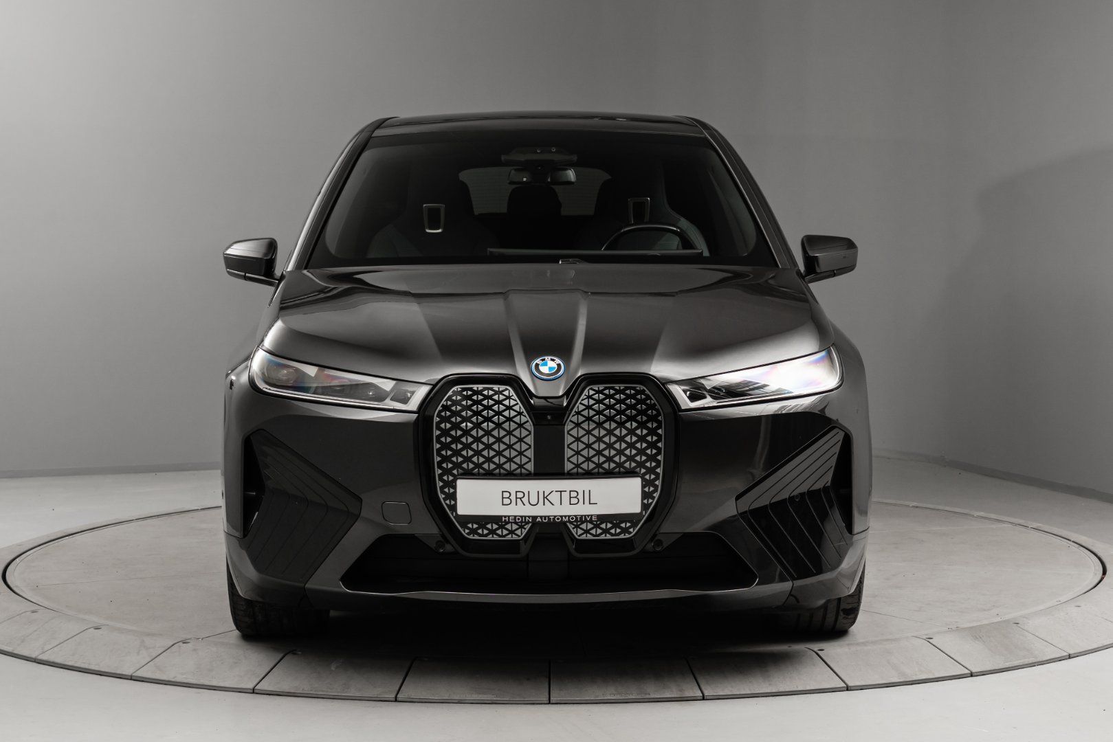 BMW iX xDrive50, 524hp, 2023