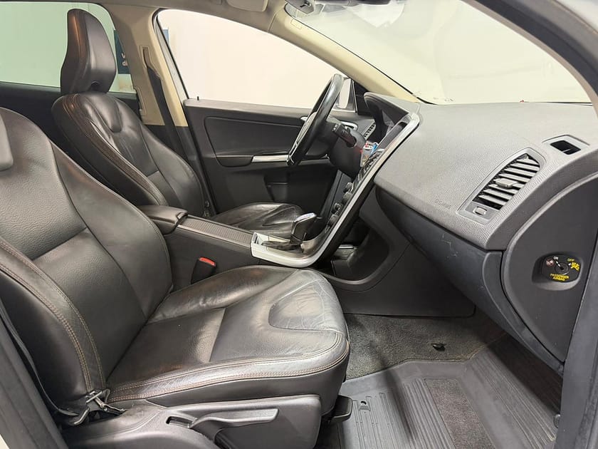 Bild 3 av Volvo XC60 D4 AWD Geartronic Momentum Euro 5