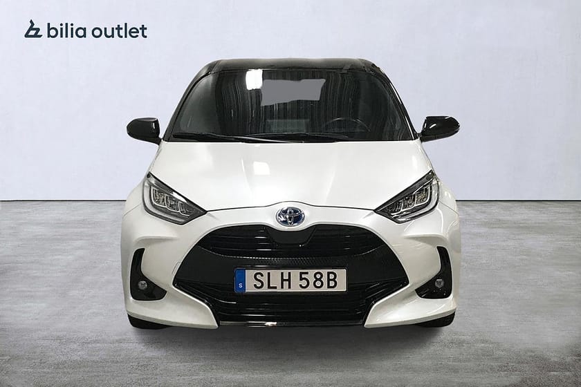 Bild 3 av Toyota Yaris Hybrid CVT Style 116hk Navi Backkamera Rattvärm