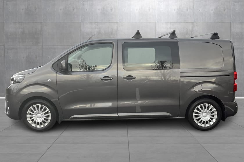 Bilde 2 av Toyota Proace 1,5 D 122 Comfort L1H1 medium, tilhengerfeste, varmer