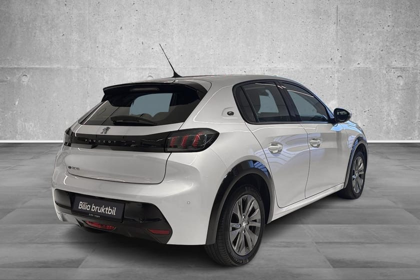 Bilde 3 av Peugeot e-208 e-Allure / 136HK / NY SERVICE / CARPLAY / R.KAM / DAB