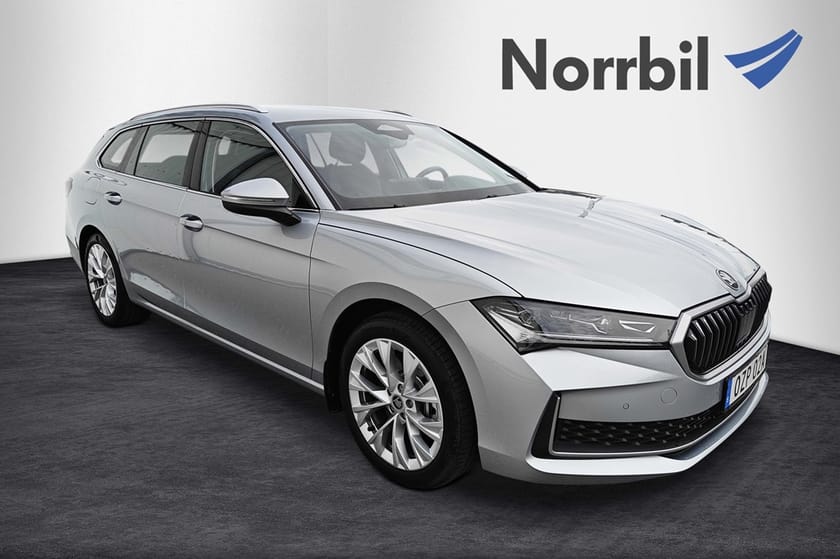 Bild 1 av Škoda Superb iV Kombi Selection TSI 204 Drag Värmare