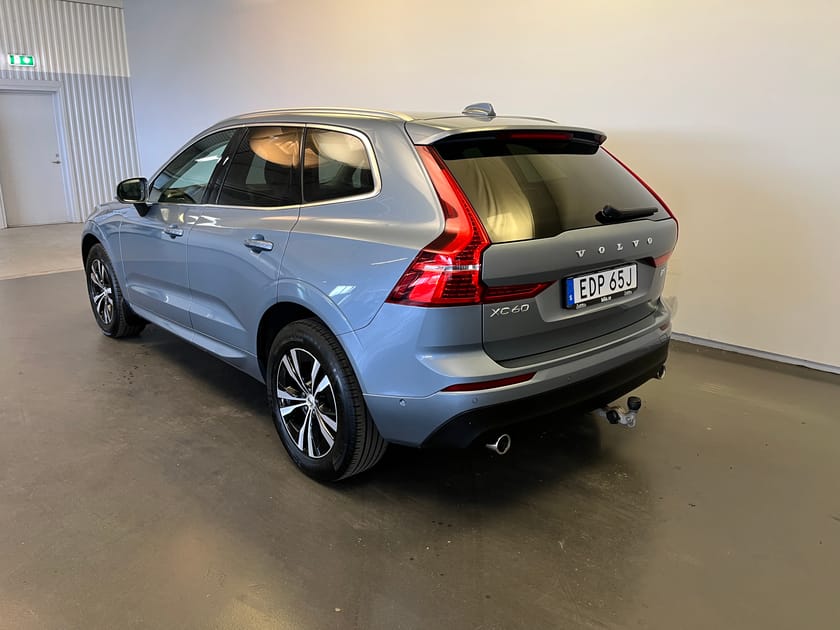 Bild 3 av Volvo XC60 B5 AWD Bensin Mom Advanced SEIII/ Dragkrok/ 360 Kamera/ Navigation/