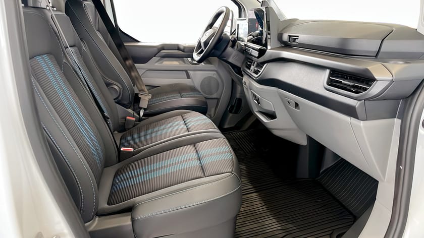 Bild 3 av Ford Transit Custom 82.5 kWh AWD | SPORTS VAN | 286hk | EL | L2 | 360 kamera |