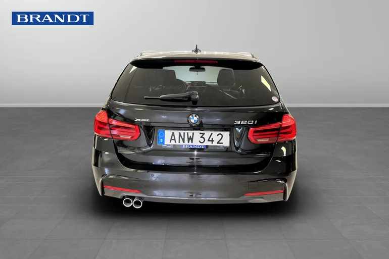 BMW 320i xDrive Touring