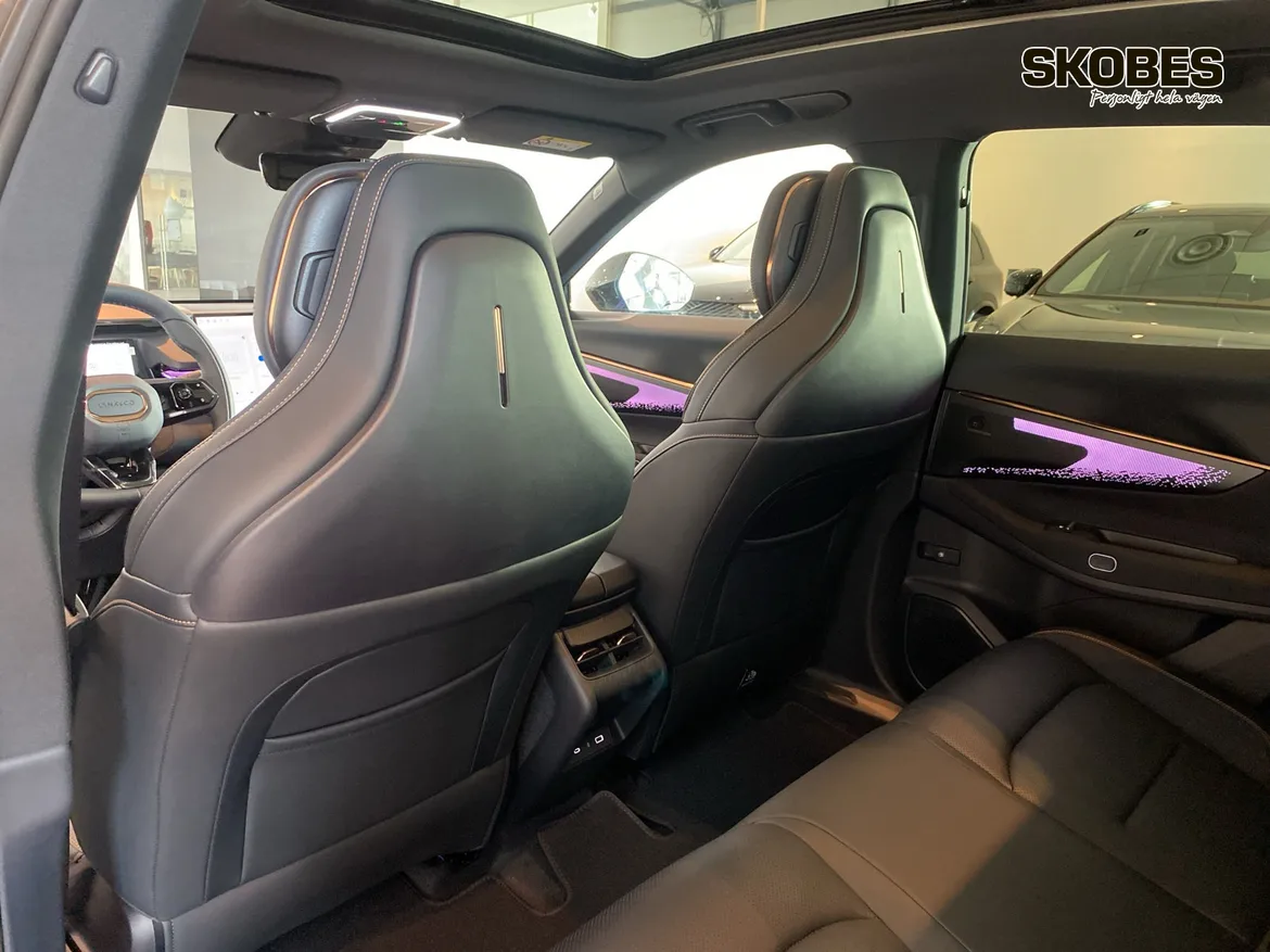 Lynk & Co 08 PHEV