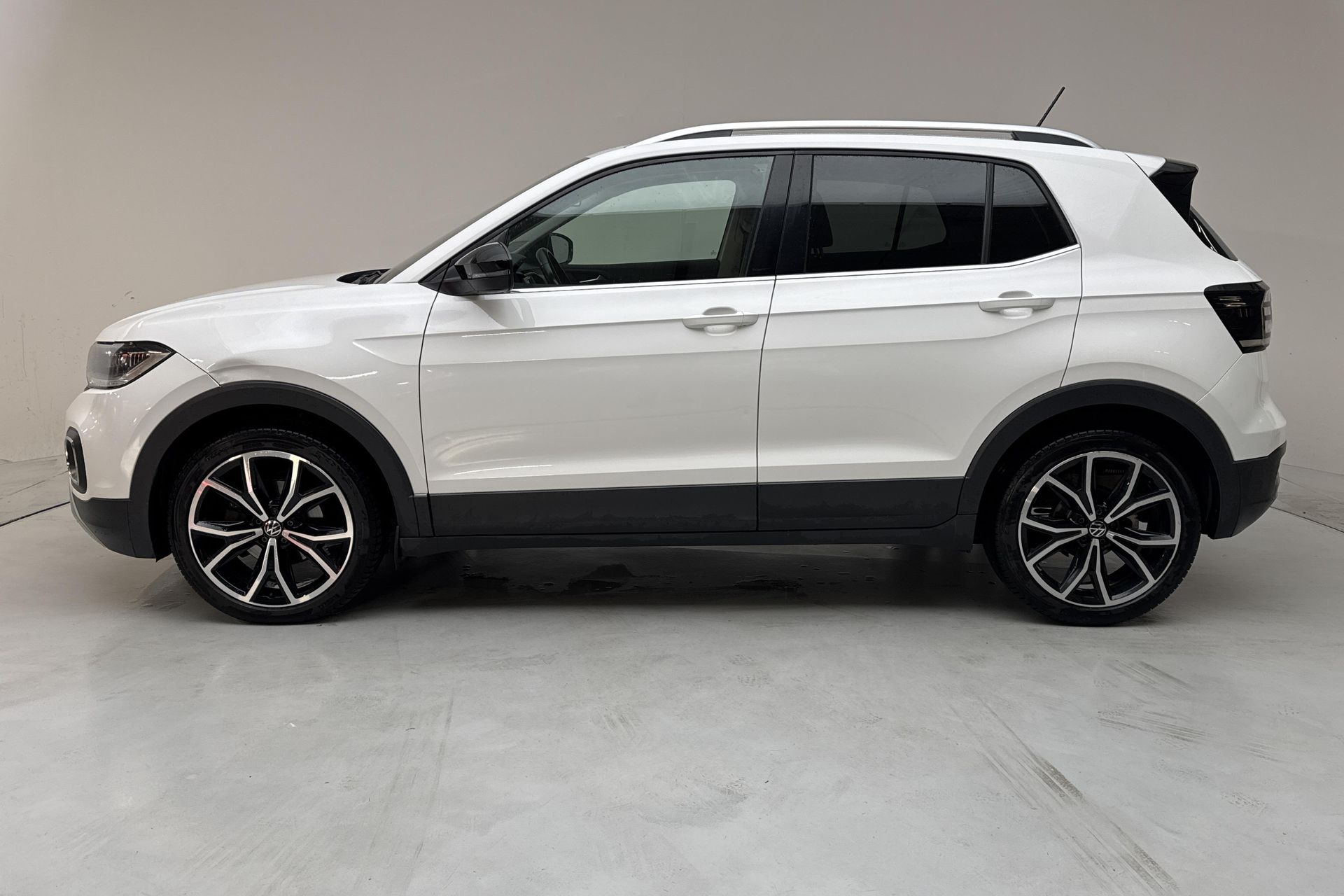 Volkswagen T-Cross 1.0 TSI OPF 2021, photo 2/10