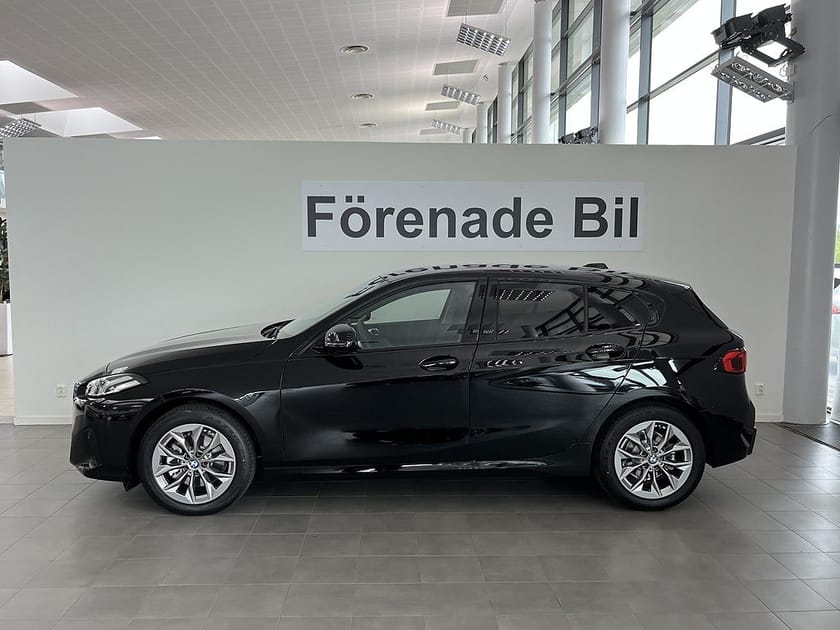 Bild 3 av BMW 120 Privatleasing fr. 2998 kr/mån Rattvärme Tonade Rutor