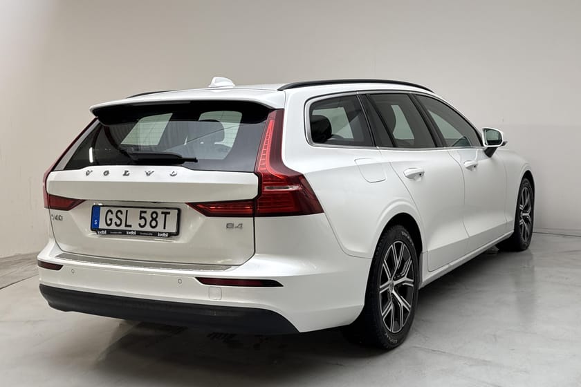Bild 3 av Volvo V60 B4 Mildhybrid, Diesel (197hk) Core Helläder