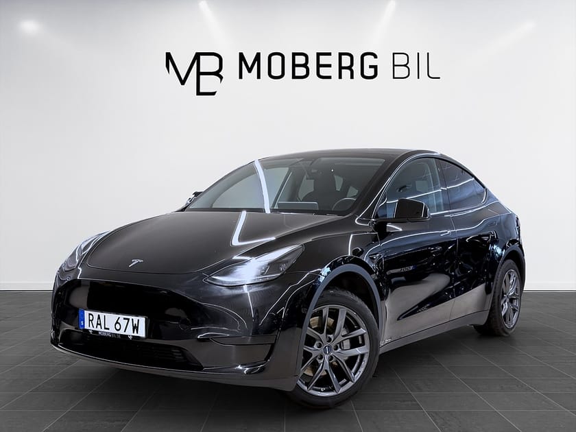Bild 1 av Tesla Model Y Standard Range RWD 299hk Pano Drag B-Kamera