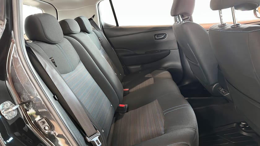 Bild 5 av Nissan Leaf Acenta 40 kWh / Backkamera / Ny vindruta /