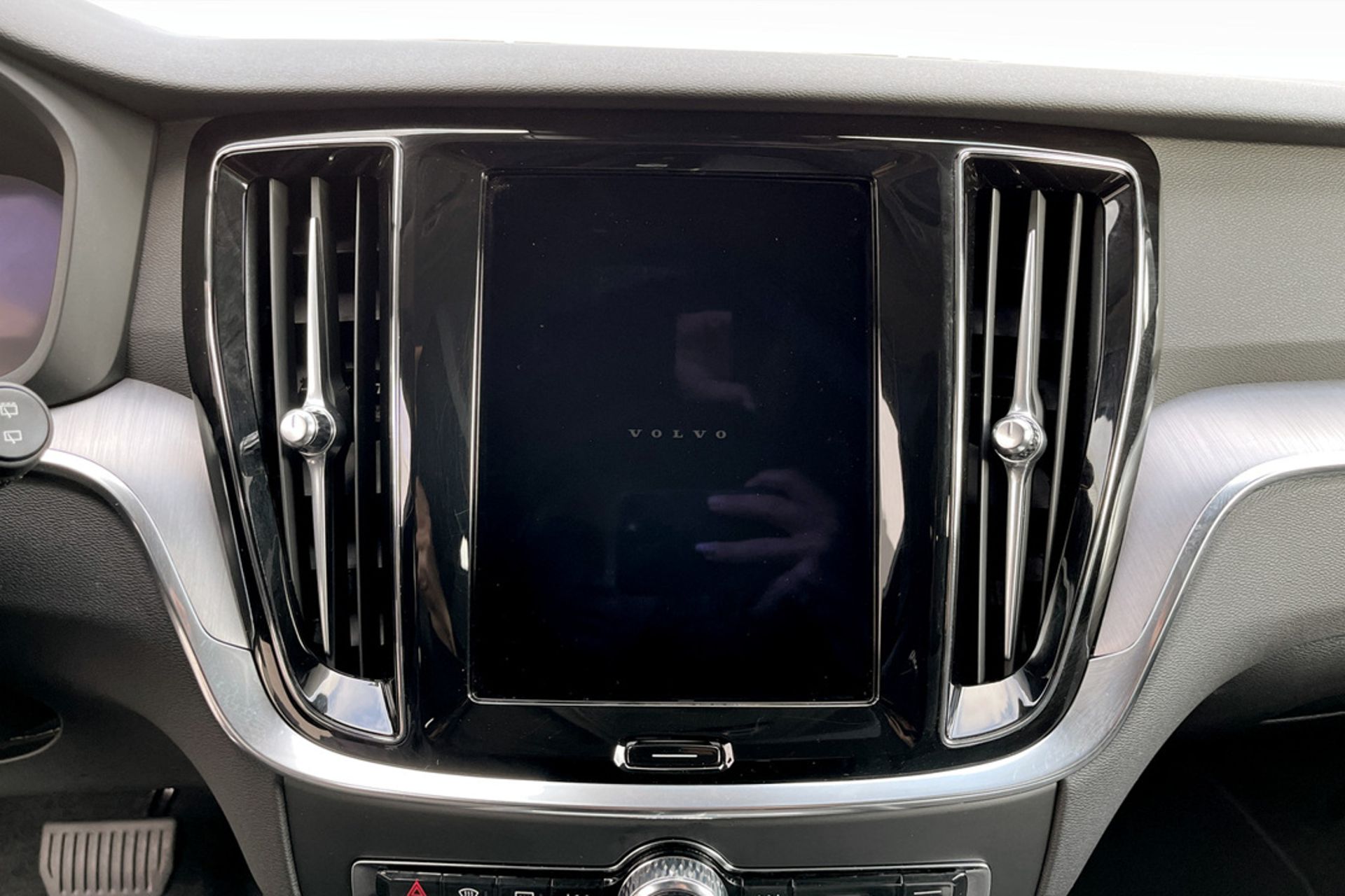 Volvo V60 B4 2024, kuva 6/9