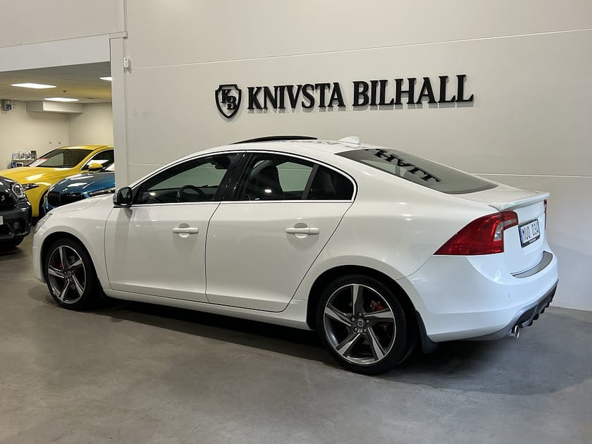 Bild 2 av Volvo S60 D4 Geartronic R-Design 1Ägare Kamremsbytt Drag 163hk