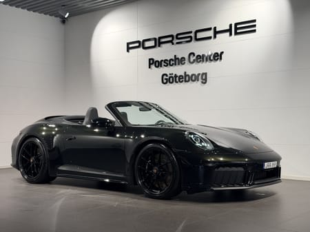 Porsche 911 Carrera 4 GTS Cabriolet PTS Dark Olive
