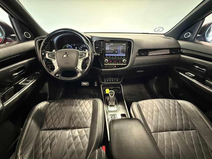 Bilde 5 av Mitsubishi Outlander PHEV 2,4 224 S Edt ACC/Pano/Skin/Krok/360/Nav/Ny serv/1 eier