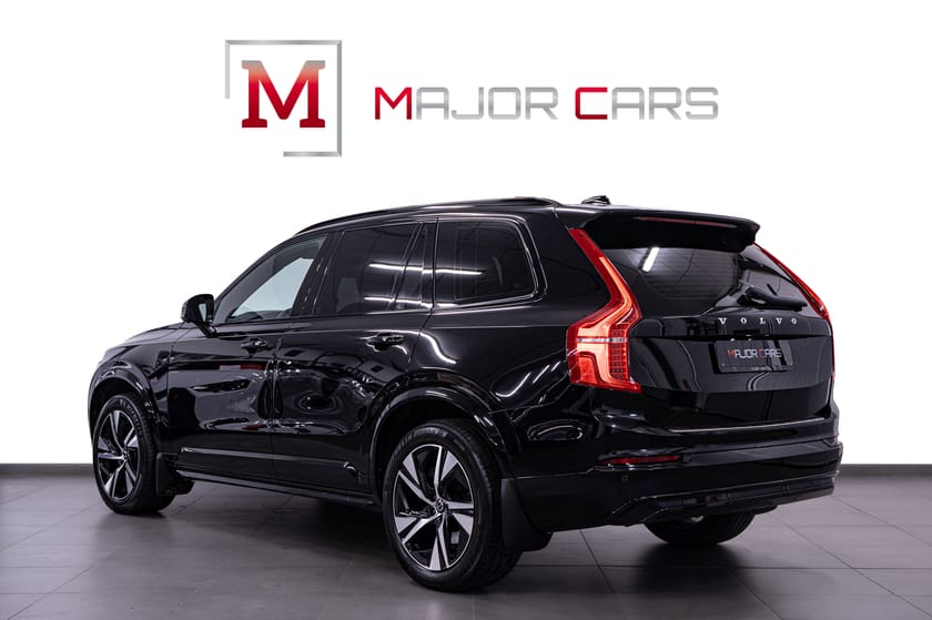 Bild 4 av Volvo XC90 7 Säten B5 AWD R-Design Pano H/K Luft-F 360° HuD 250hk