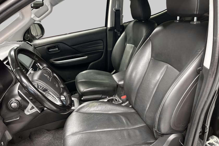 Bilde 3 av Mitsubishi L200 Dobbelcab Instyle+, skinnseter, ekstralys