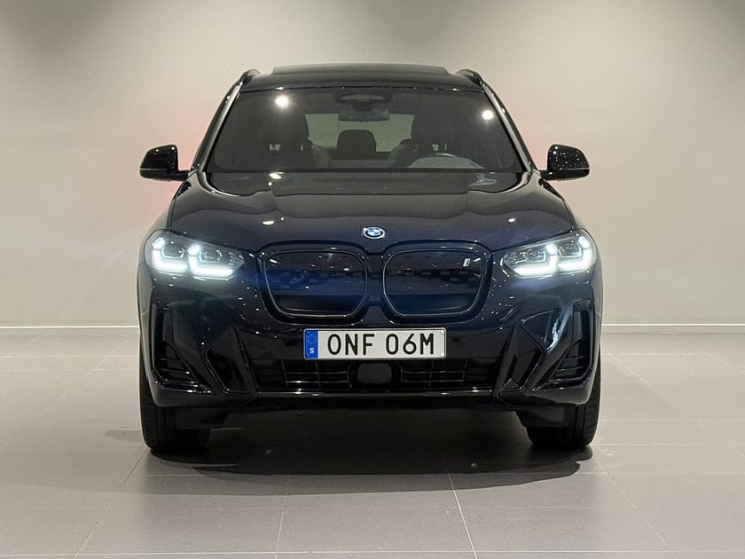 Bild 2 av BMW iX3 Charged M Sport Drag Adpt Farth Panorama Elstolar